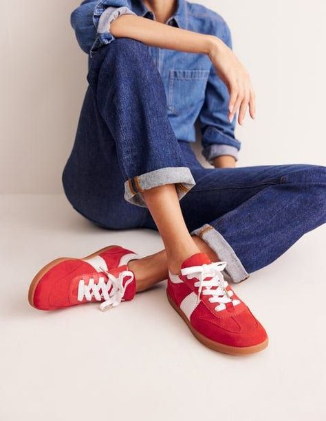 Coloured Sneakers Outfit, Red Sneaker Outfits Women, Red Trainers Outfit Women, Red Trainers Outfit, Red Sneakers Outfit Women, Everyday Shoes Womens, Red Sneakers Women, Red Sneakers Outfit, Coral Shoes