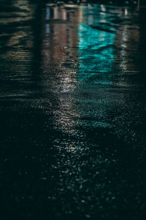 Pluviophile Aesthetic, Blurred Wallpaper, Umbrella Song, Call Background, Background Android, Backgrounds For Android, Iphone Collection, Night Reflection, Awesome Backgrounds