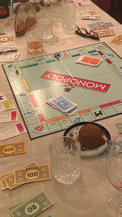 Night Insta Story, Sea Creatures Drawing, Photo Games, Cover Photo Quotes, Dream Lifestyle, Photo Quotes, Game Night, Insta Story, Monopoly