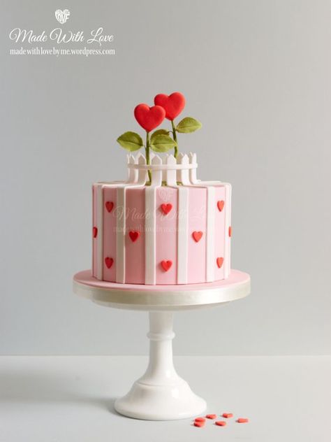 Valentine's Day Cakes, Anniversary Cake Designs, Happy Anniversary Cakes, Fondant Cake Designs, Mini Torte, Mini Cakes Birthday, Chocolate Cake Decoration, Creative Cake Decorating, Cake Decorating Frosting