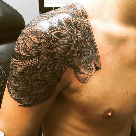 Lion. Tattoo. Men. Shoulder. Water Lion Tattoo, Shoulder Cap Tattoo Men, Shoulder Cap Tattoo For Men, Shoulder Tattoo Ideas For Men, Lion Tattoo Men, Upper Shoulder Tattoo Men, Upper Shoulder Tattoo Men Ideas, Shoulder Tattoo Men, Upper Shoulder Tattoo