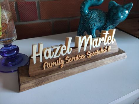 Pop Up Letters, House Name Plates, Table Name Holders, Natural Wood Desk, Nameplate Design, Custom Desk Name Plates, Name Holder, Cut Table, Phone Docking Station