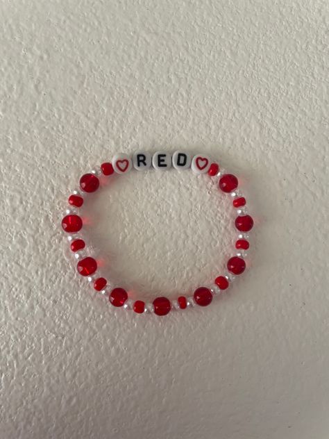 #taylorswift #red #eras Red Eras Tour Bracelets, Red Era Bracelet, Taylor Swift Red Bracelet Ideas, Red Friendship Bracelet, Grunge Jewelry, Taylor Swift Party, Cute Friendship Bracelets, Taylor Swift Red, Friendship Bracelets Designs