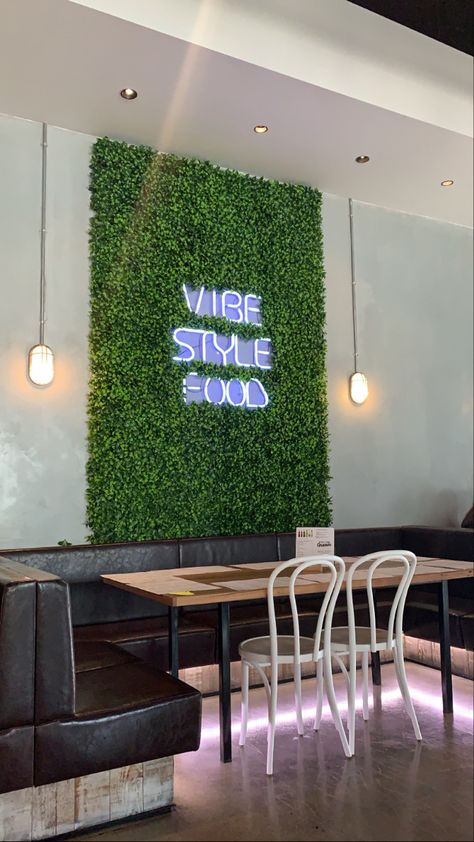 Small Canteen Design Ideas, Backdrop Grass Wall, Restaurant Seating Design, Canteen Design, Green Plant Wall, Rooftop Restaurant Design, Cafeteria Design, Green Wall Design, Lobby Ideas