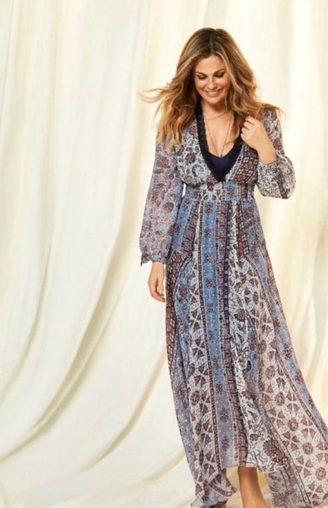 Copiare il look di Vanessa Incontrada: outfit semplici, femminili e boho chic Stile Hippie Chic, Stile Boho Chic, Actor Photo, Hippie Chic, Boho Chic, Maxi Dress, Actors, My Style, Celebrities