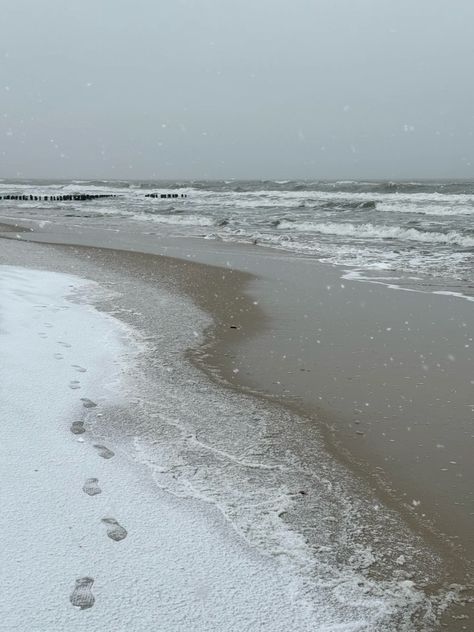 Beach At Winter Aesthetic, Ocean Winter Aesthetic, Snowing On The Beach, Winter Esthetics Photos, Snow Beach Aesthetic, Winter At The Beach Aesthetic, Winter Ocean Aesthetic, Cold Ocean Aesthetic, Florida Winter Aesthetic