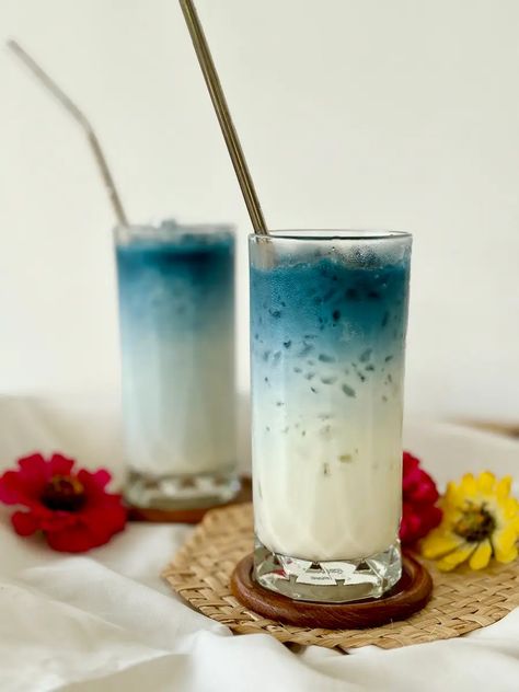 Butterfly Pea Milk Tea (Blue Milk Tea) Blue Milk Recipe, Milk Tea Recipe, Coffee Jitters, Butterfly Pea Flowers, Butterfly Pea Tea, Butterfly Pea Flower Tea, Milk Benefits, Milk Tea Recipes, Easy Marinades