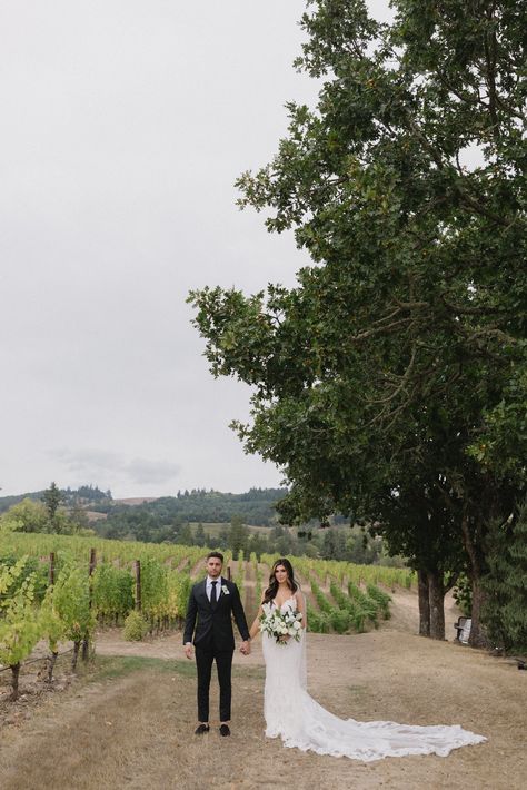 vineyard-wedding oregon-wedding- Vineyard Wedding Photos, Wedding Oregon, Wedding 2024, Oregon Wedding, Vineyard Wedding, Wedding Shots, Tuxedos, Wedding Poses, Photography Branding