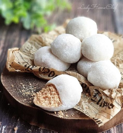 Peanut Mochi, Foto Mochi, Peanut Butter Mochi, Peanut Mochi Recipe, Mochi Photography, Mochi Nut, Wagashi Recipe, Pineapple Mochi, Japanese Dessert Recipes