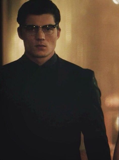 Zane Holtz Henry Winter, Henry Winter Fan Cast, Richie Gecko, Zane Holtz, The Secret History Aesthetic, Henry Winter, Mia Wasikowska, Dark Academia Style, Gentleman Aesthetic