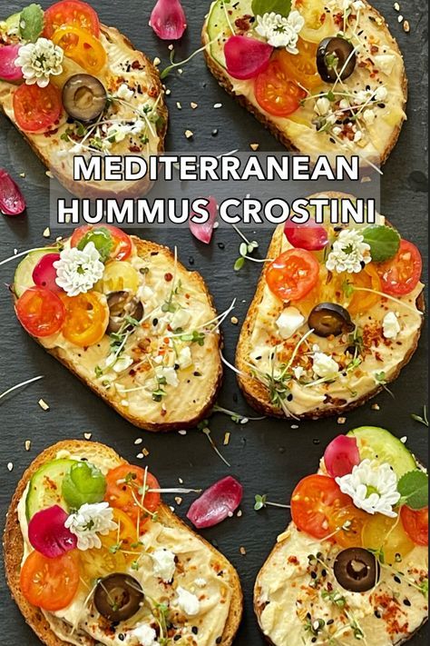 Hummus Crostini, Make Bread At Home, Bread Recipes Easy, Recipes Banana Bread, Veg Starter Recipes, Appetizer Recipes Vegetarian, Mediterranean Hummus, Veg Appetizers, Colorful Veggies