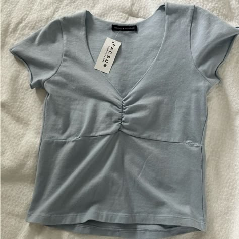 Brandy Melville Top One Size Brandy Clothes, Brandy Melville Clothes, Brandi Melville, Brandy Mellvile, 8th Grade Outfits, Brandy Fits, Poshmark Clothes, Brandy Melville Shirts, Tops Brandy Melville