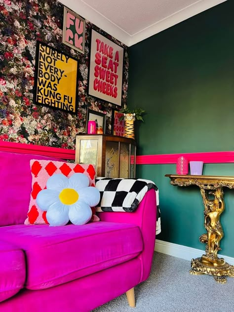 Bright Pink Sofa, Maximalist Salon Decor, Basement Aesthetic, Maximalism Living Room, Pink Couches, Moody Homes, Sofa Aesthetic, Mod Interior, Maximalism Decor