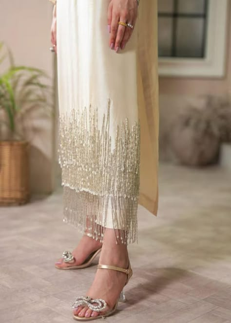 Frill Dupatta, Silk Pant, Salwar Kamiz, Mode Abaya, Desi Fashion Casual, Dress Design Patterns, Stylish Party Dresses, Designer Dresses Casual, Boutique Dress Designs