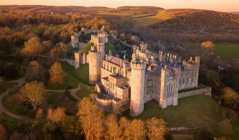 Arundel Castle, Castles To Visit, Day Trips From London, English Village, East Sussex, Beautiful Places To Visit, Most Beautiful Places, Norfolk, Small Towns