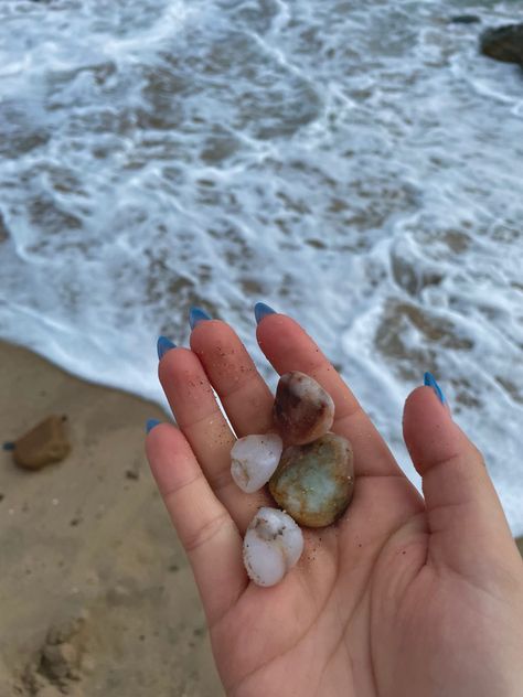 Collecting Rocks Aesthetic, Rock Hunting Aesthetic, Crystal Hunting At The Beach, Rock Collecting Aesthetic, Crystals Hunting, Spiritual Mermaid, Nadia Core, Beach Crystals, Crystal Hunting