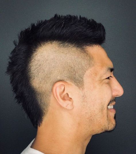 Unlocking the allure of men's Mohawk hairstyles: 15 fresh ideas and inspiration - mens-talk.online Men's Mohawk, Mohawk Hairstyles For Men, Hairstyles 15, Classic Mens Haircut, Mohawk For Men, Mohawk Hairstyle, Classic Mens Hairstyles, Mohawk Haircut, Mohawk Hairstyles Men