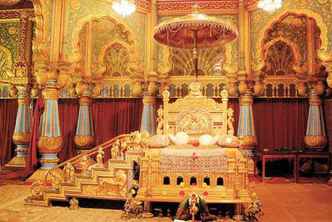 Throne Room Mysore Zoo, Mysore Dasara, Golden Throne, India Palace, Egyptian Furniture, Mysore Palace, Colorful Borders Design, Castles Interior, Puja Room