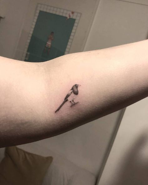 Tiny, hand-poked magpie tattoo on the left forearm by tattoo artist Naraishi Kawa Magpie Tattoo, Tattoo Dream, Stick Poke, Airplane Tattoos, L Tattoo, Aesthetic Tattoos, Stick N Poke, Raven Tattoo, Stylist Tattoos