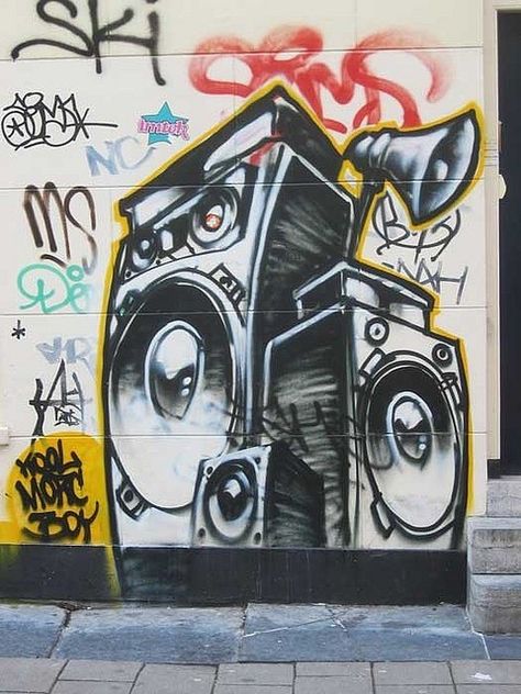 Music Grafitti Art, Graffiti Dj Art, Speaker Drawing, Graffiti History, Music Graffiti, Systems Art, Graffiti Stickers, Graffiti Style Art, Graffiti Characters