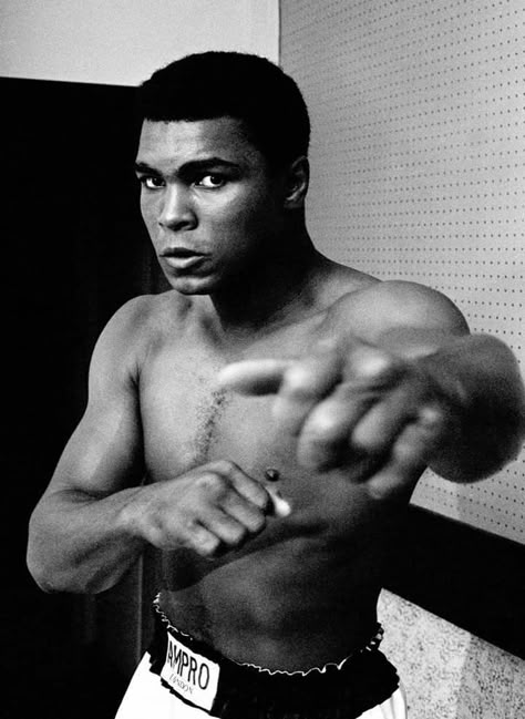 Ali Boxing, Muhammad Ali Boxing, Boxing Legends, Mohammad Ali, Boxing Images, Heavyweight Boxing, محمد علي, Mohamed Ali, Muhammed Ali