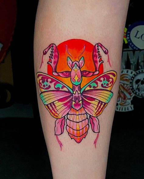 Flower Praying Mantis, Praying Mantis Tattoo Beautiful, Orchid Praying Mantis Tattoo, Colorful Octopus Tattoo, Pray Mantis Tattoo, Mantis Shrimp Tattoo, American Traditional Tattoo Filler, Stink Bug Tattoo, Orchid Mantis Tattoo