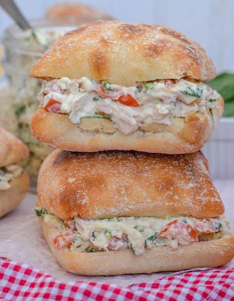 Sandwich Business, Tuna Salad Sandwiches, Easy Tuna Salad, Best Sandwich Recipes, Tuna Salad Sandwich, Summer Sandwiches, Spinach Tomato, Healthy Tuna, Cold Sandwiches