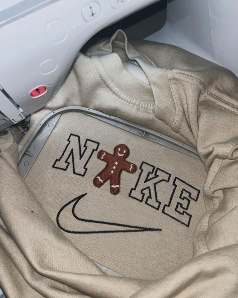 Gingerbread man sweater. Get messaging me for those custom sweaters. Perfect for Christmas! #xmas #christmas #winter #wonderland #cold #freezing #hoodies #presents 🎅🎅🎅 Funky Diy, Christmas Winter Wonderland, Man Sweater, Custom Sweaters, Christmas Embroidery, Christmas Winter, Embroidery And Stitching, Gingerbread Man, Winter Wonderland