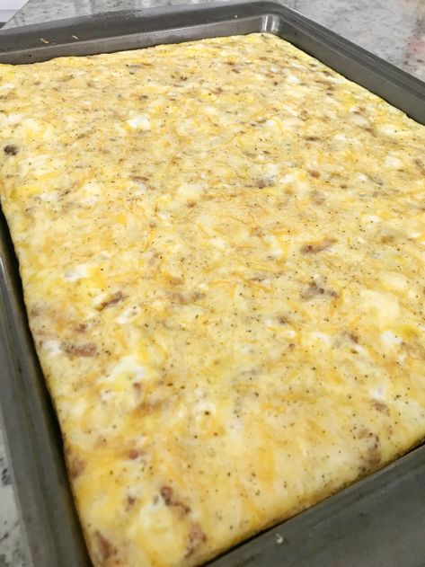 Sheet Pan Eggs For A Crowd, Sheet Pan Eggs Breakfast, Baked Eggs Breakfast, Make Ahead Eggs For A Crowd, Make Eggs In Oven, How To Cook Eggs In The Oven, Bake Eggs In Oven, Sheetpan Eggs In The Oven, Baked Egg Recipes For Breakfast