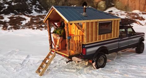 Truck Bed Camping Diy, Camping Romantic, Pickup Camping Truck Bed, Homemade Truck Camper, Wood Truck Camper, Truck Bed Camper Build, Trailer Cabin, Truck Topper Camping, Wood Truck Bedding