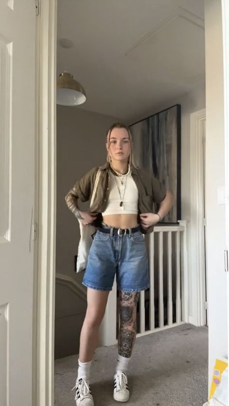 Soft Masc Outfits For Women Summer, Bi Summer Outfits, Unisex Summer Outfits, Fem Gay Outfits, Suki Outfits, Masc Femme Outfits, Bi Outfits Aesthetic, Masc Fem Outfits, Queer Summer Fashion