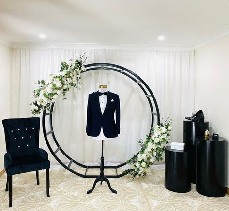 Groom Room Decoration, Grooms Room Decor Wedding Ideas, Groom Room, Grooms Room, Brides Room, Bridal Room, 18th Birthday Party, La Wedding, Wedding Prep