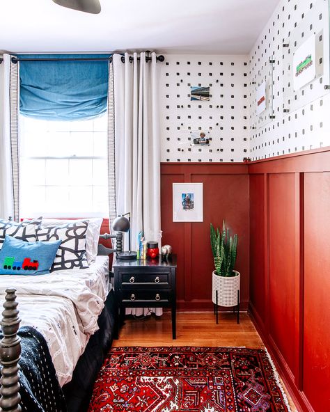 Who Needs a Closet When You Can Have a Secret Reading Loft? Red Kids Rooms, Red Boys Bedroom, Boy Room Red, Reading Loft, Blue Boys Bedroom, Neon Home Decor, Themed Kids Room, Big Kids Room, Boy Rooms