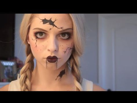 Girls Scary Halloween Costumes, Illusion Makeup Looks, Broken Doll Halloween Costume, Scary Doll Makeup, Doll Costume Halloween, Puppet Makeup, Broken Doll Halloween, Creepy Doll Makeup, Cracked Doll Makeup