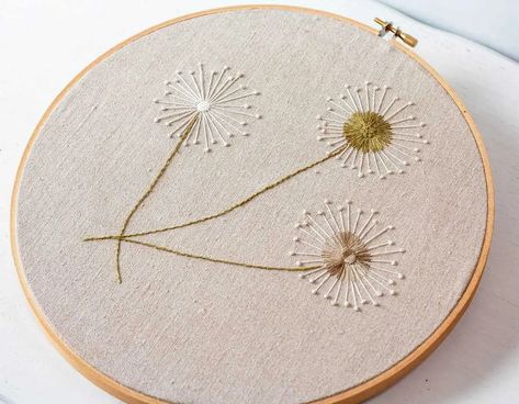 How To Stitch Colonial Knots And Secure Them - Stitching Flowers, Outline Stitch, Stem Stitch, Split Stitch, How To Stitch, Flax Flowers, Outline Designs, Hand Embroidery Tutorial, Embroidery Stitches Tutorial