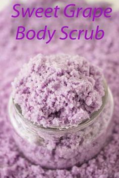 Grape Kool Aid Sugar Scrub Diy Shower Scrub, Diy Sugar Scrub Recipe Easy, Easy Sugar Scrub Recipe, Lavender Scrub, Grape Kool Aid, Joululahjat Diy, Homemade Sugar Scrub, Diy Sugar Scrub, Scrub Homemade