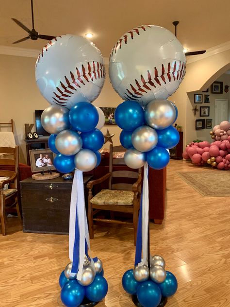 Baseball Banquet Balloons, Dugout Decorations Baseball, Baseball Banquet Table Decor, Balloon Columns Ideas Football, Senior Baseball Banquet Ideas, Baseball Themed Party Decorations, Softball Balloon Decorations, Baseball Theme Balloons, Baseball Balloon Centerpieces