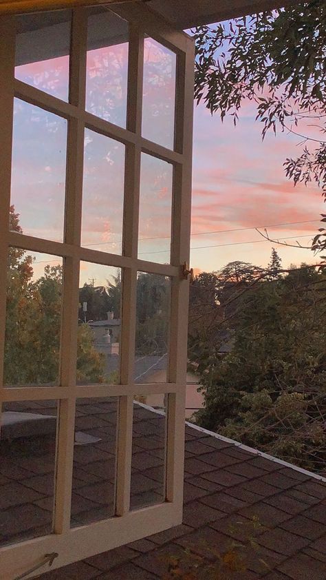 Aesthetic Window Pictures, Vintage Windows Aesthetic, Window Open Aesthetic, Staring Out The Window Aesthetic, Window Astethic, Ventanas Aesthetic, Room Window Aesthetic, Looking Out The Window Aesthetic, Sunrise Aesthetic Window