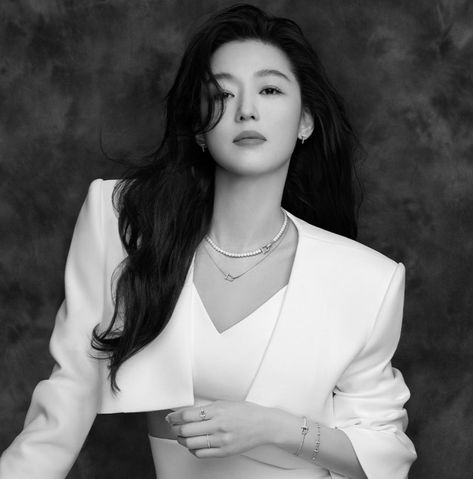 Emotion Faces, And God Created Woman, Jun Ji Hyun, Mamamoo Moonbyul, Ji Hyun, Fashion Photography Poses, Jewelry Model, Stonehenge, Korean Actress