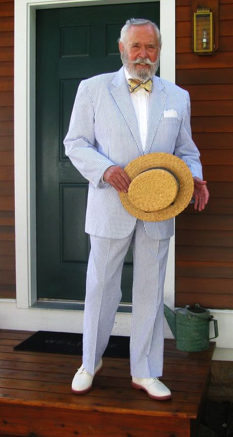 Wedding Guest Outfit Men, Older Mens Fashion, Derby Fashion, Beard Game, Man In A Suit, Seersucker Suit, Southern Outfits, White Dress Shoes, Mens Fashion Classic