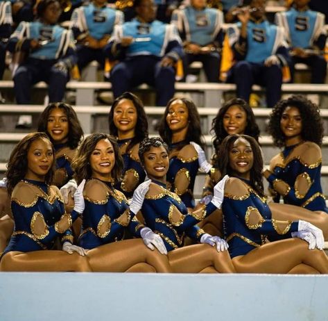 Howard University Majorette, Southern University Outfits, Southern University Dancing Dolls, Fabulous Dancing Dolls, Majorette Dance Uniforms, Majorette Outfits, Cheer Dance Routines, Black Cheerleaders, Dance Uniforms