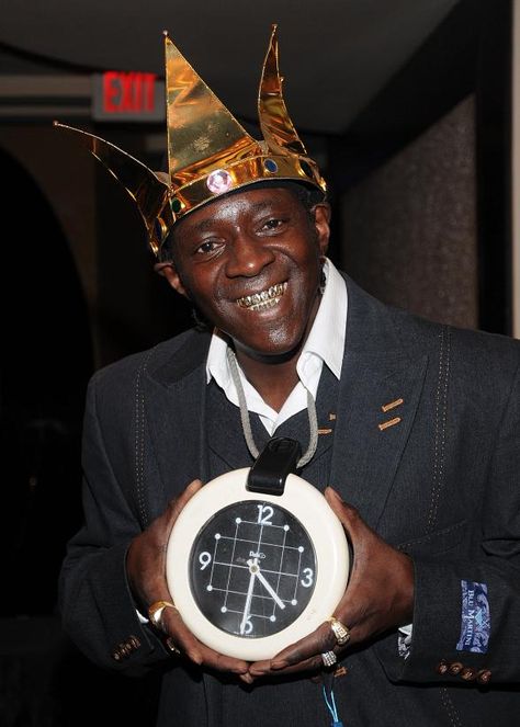 HAPPY 60th BIRTHDAY to FLAVOR FLAV!!      3 / 16 / 19   Born William Jonathan Drayton Jr., American musician, rapper, actor, television personality, and comedian who rose to prominence as a member of the hip-hop group Public Enemy. He is also known for popularizing the role of the hype man and for yelling "Yeah, boyeee!" and "Flavor Flav!" during performances. Flavor Flav, Hype Men, Real Hip Hop, Public Enemy, Hip Hop And R&b, Gangsta Rap, Hip Hop Art, Hilton Hotel, Elon Musk