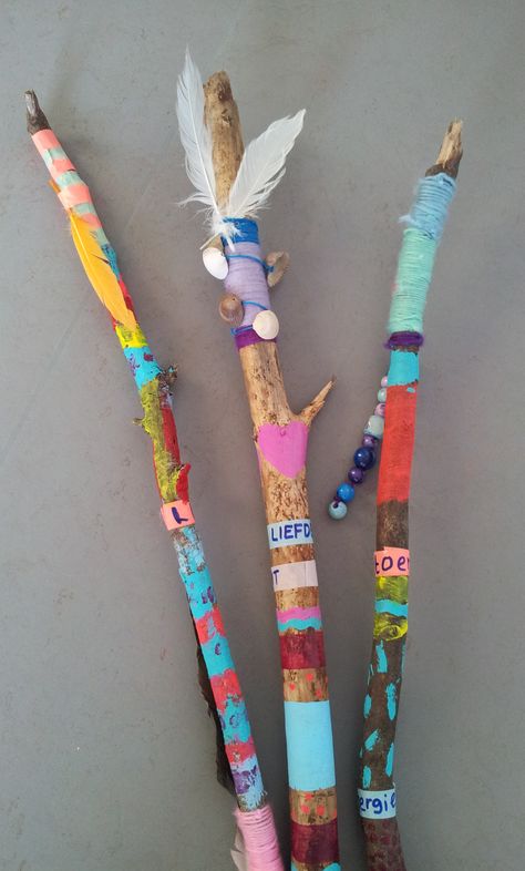 Talking Sticks For Kids, Spirit Sticks, Talking Sticks, Talking Stick, Forest School Activities, Painted Driftwood, Indian Arts And Crafts, Mandala Painted Rocks, Mixed Media Crafts