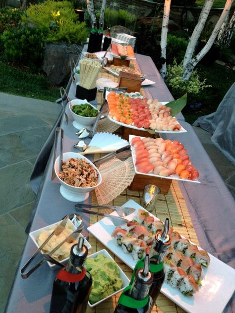 Sushi Buffet Wedding Food Buffet, Sushi Dinner Party, Sushi Catering, Sushi Buffet, Diy Wedding Food, Wedding Buffet Food, Wedding Food Stations, Sushi Dinner, Sushi Love