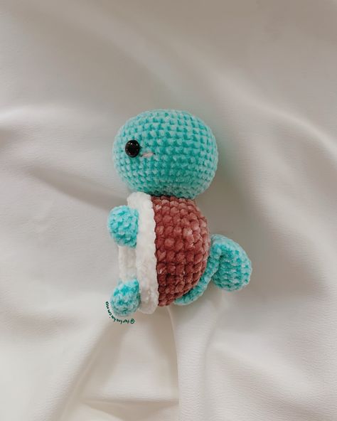 Pokémon Squirtle 😄 . . . #taphoahaiconmeo #handmade #diy #crochet #amigurumicrochet #knitting #pokemon #squirtle #smallbusiness #yarn #crochetpattern #pattern #amigurumipattern Pokémon Squirtle, Pokémon Crochet, Crochet Pokemon, Diy Crochet, Amigurumi Pattern, Crochet Amigurumi, Crochet Projects, Pokemon, Crochet Patterns