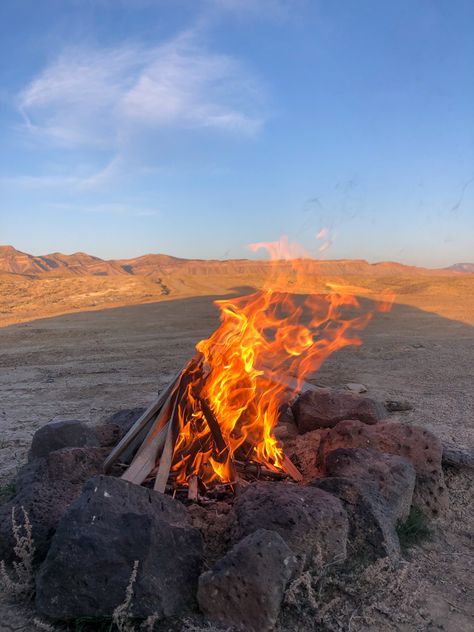 Ran away from work for the weekend to spend some time car camping in the desert of Colorado #colorado #carcamping #nomad #desertrat Desert Camping Aesthetic, Desert Campfire, Camping In The Desert, Camping Desert, Colorado Desert, Desert Camping, Camping Fire Pit, Desert Aesthetic, Deserted Island