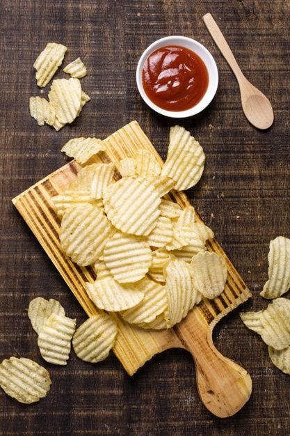 Ketchup Chips, Homemade Potato Chips, Potato Chip Recipes, Dark Wooden Table, Lays Chips, Lays Potato Chips, Table Top View, Food Art Photography, Food Photoshoot