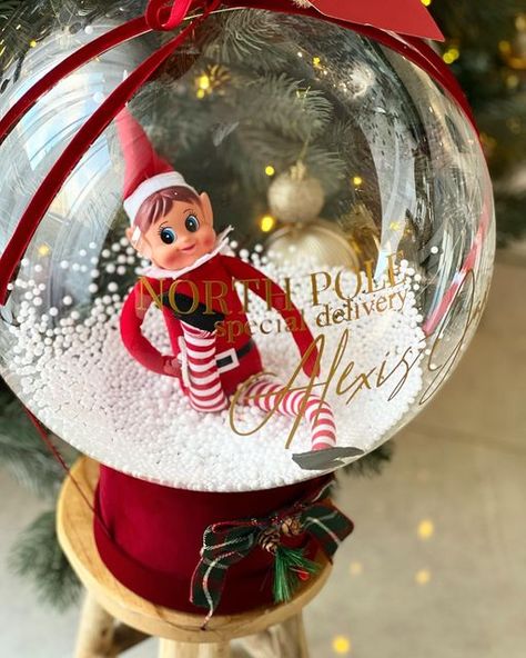 Christmas Elf Balloons, Elf On The Shelf Balloon Arrival Ideas, Christmas Bubble Balloons, Christmas Bobo Balloons, Elf On Shelf Balloon Ideas, Elf On The Shelf Arrival Ideas Balloons, Christmas Stuffed Balloons, Christmas Bobo Balloon Ideas, Elf Balloon Ideas