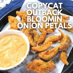 Air Fried Onion Petals, Fried Onion Petals Recipe, Outback Blooming Onion Recipe Air Fryer, Bloomin Onion Air Fryer, Air Fry Blooming Onion, Onion Air Fryer Recipes, Air Fryer Fried Onions, Blooming Onion Petals Recipe, Air Fried Blooming Onion