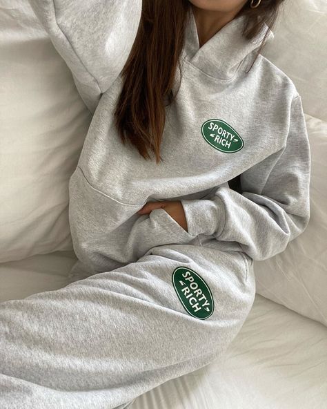 Emily Oberg on Instagram: “Capsule inspired by my love of Land Rovers coming to retailers soon 🥰🥰🥰🥰” Emily Oberg, Cold Fashion, Elegant Outfit Classy, Fashion Layout, Cozy Winter Outfits, Land Rovers, Shirt Print Design, Cold Weather Outfits, Sporty And Rich